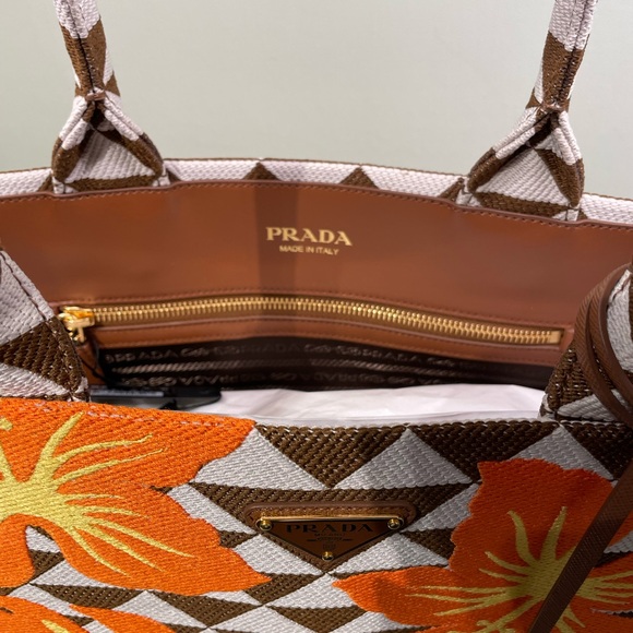 Prada Orange and Brown Tote with Geometric Pattern and Floral Design - Picture 2 of 3